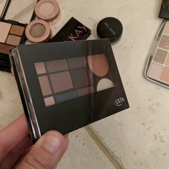 Eyeshadow Bundle - Picture 5 of 6